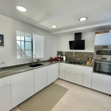 Stylish Beachside House 50 M From The Sea ! Ferienhaus Estepona